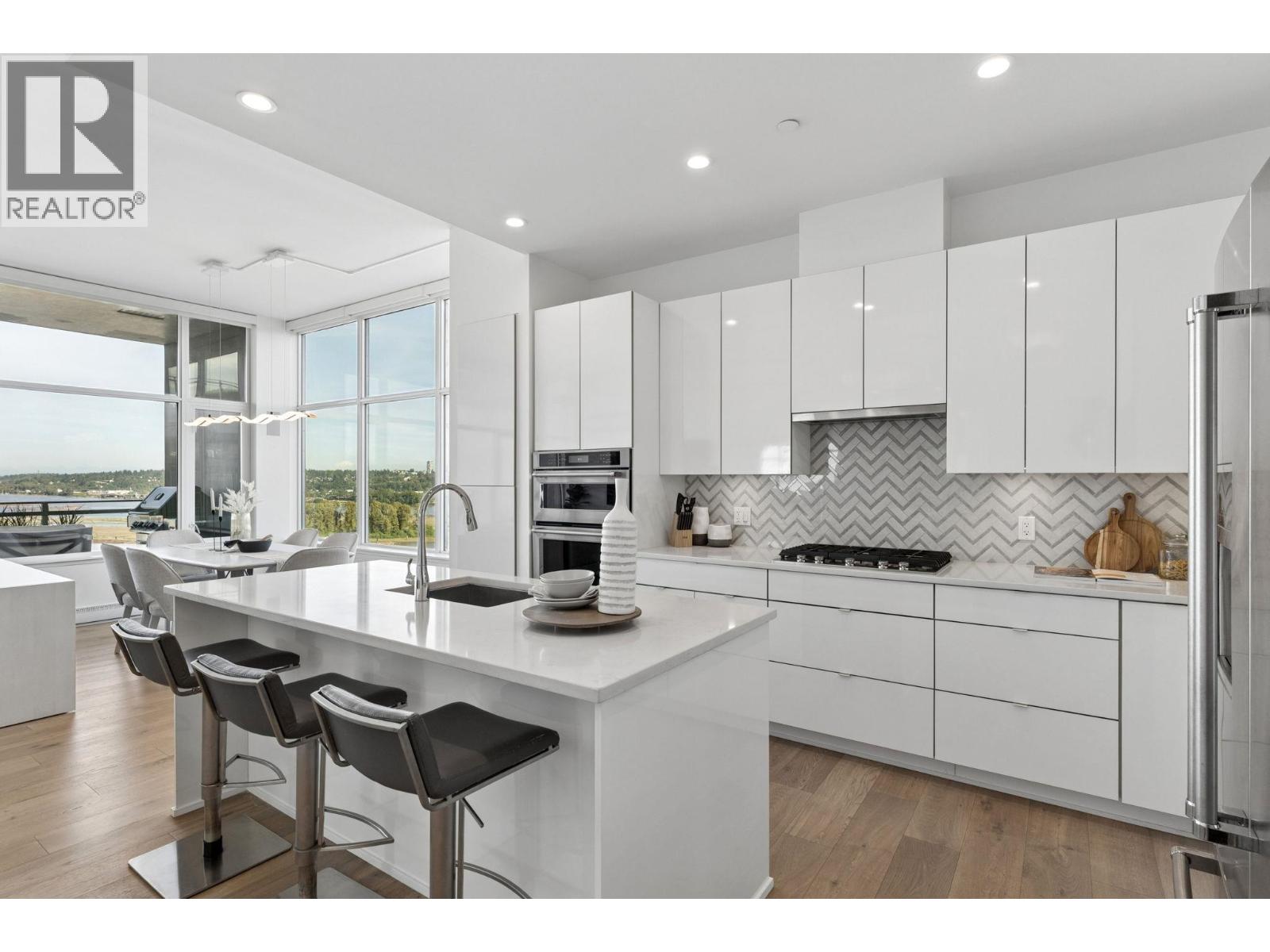 Ph2 200 Nelson's Crescent, New Westminster, British Columbia  V3L 0H9 - Photo 16 - R3125307