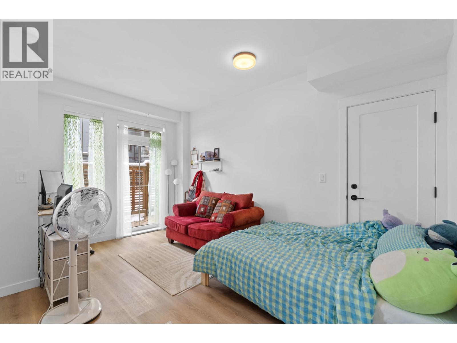 5 237 Ridgeway Avenue, North Vancouver, British Columbia  V7L 0H6 - Photo 5 - R3125334