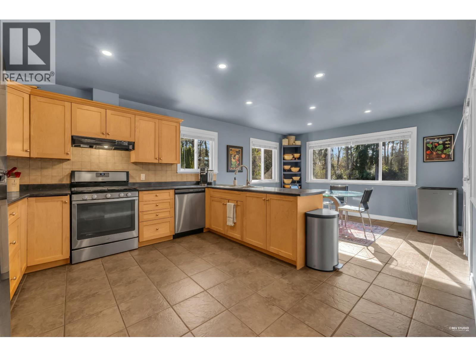 794 Adiron Avenue, Coquitlam, British Columbia  V3J 4K2 - Photo 7 - R3111268