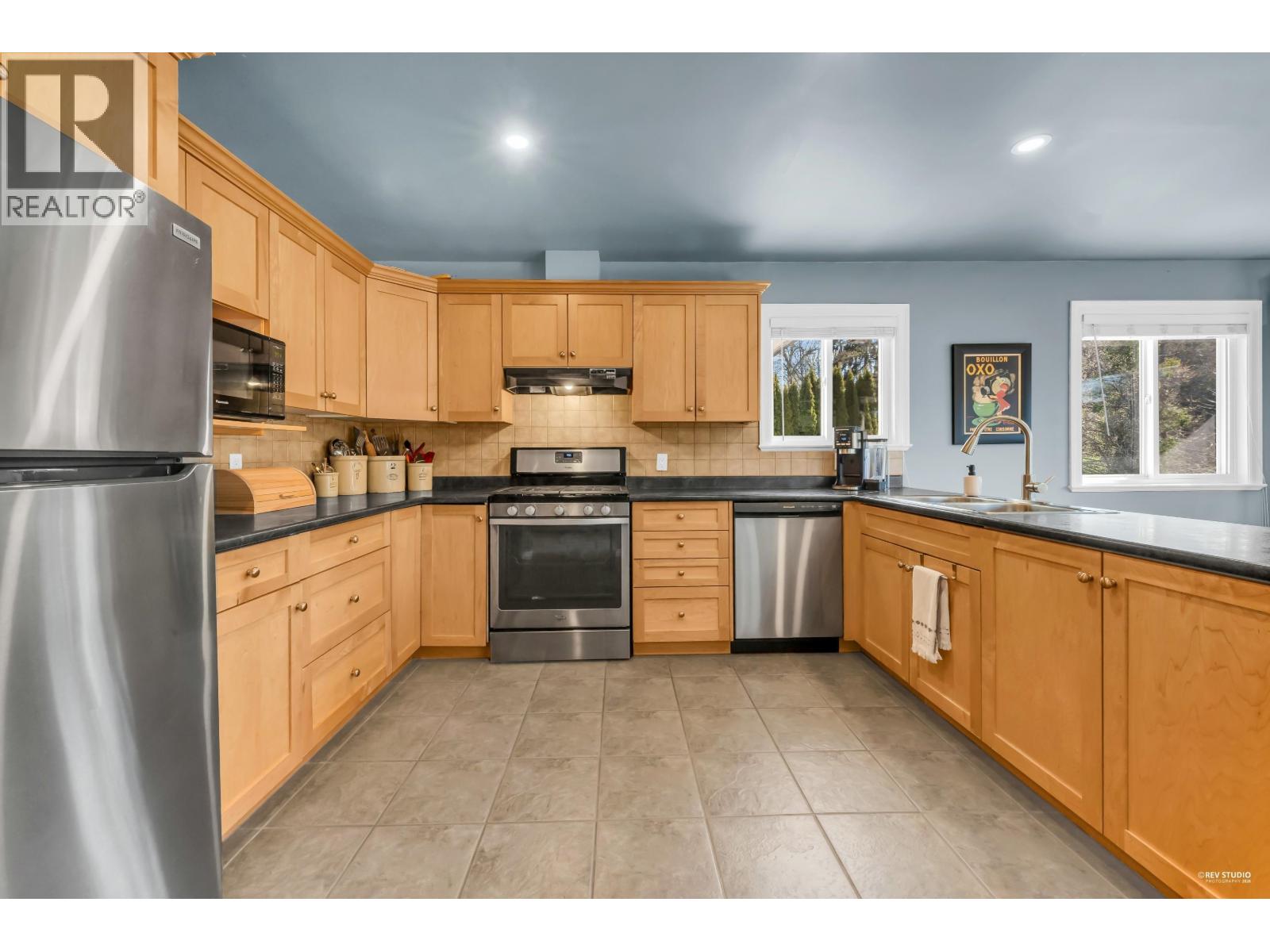 794 Adiron Avenue, Coquitlam, British Columbia  V3J 4K2 - Photo 6 - R3111268
