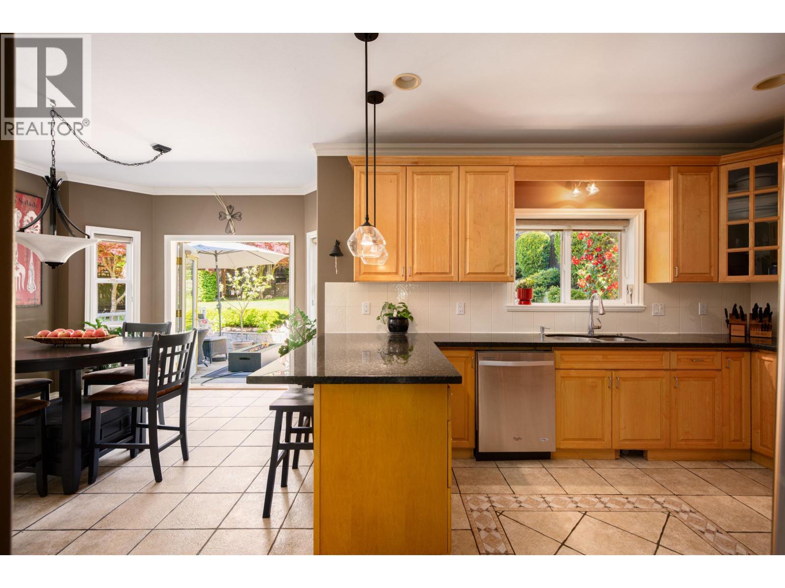 228 W Kings Road, North Vancouver, British Columbia  V7N 2L9 - Photo 14 - R3125280