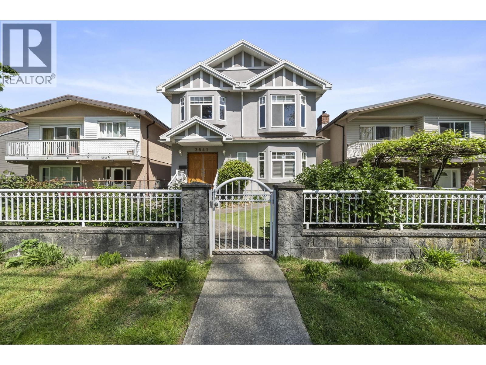 3541 ADANAC STREET, Vancouver, British Columbia