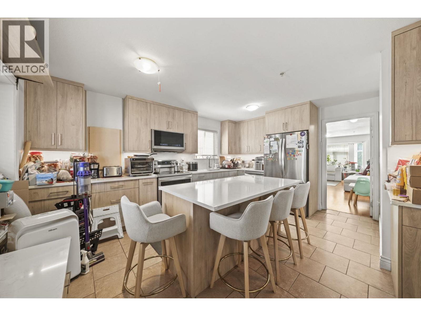 3541 Adanac Street, Vancouver, British Columbia  V5K 2P6 - Photo 2 - R3125293