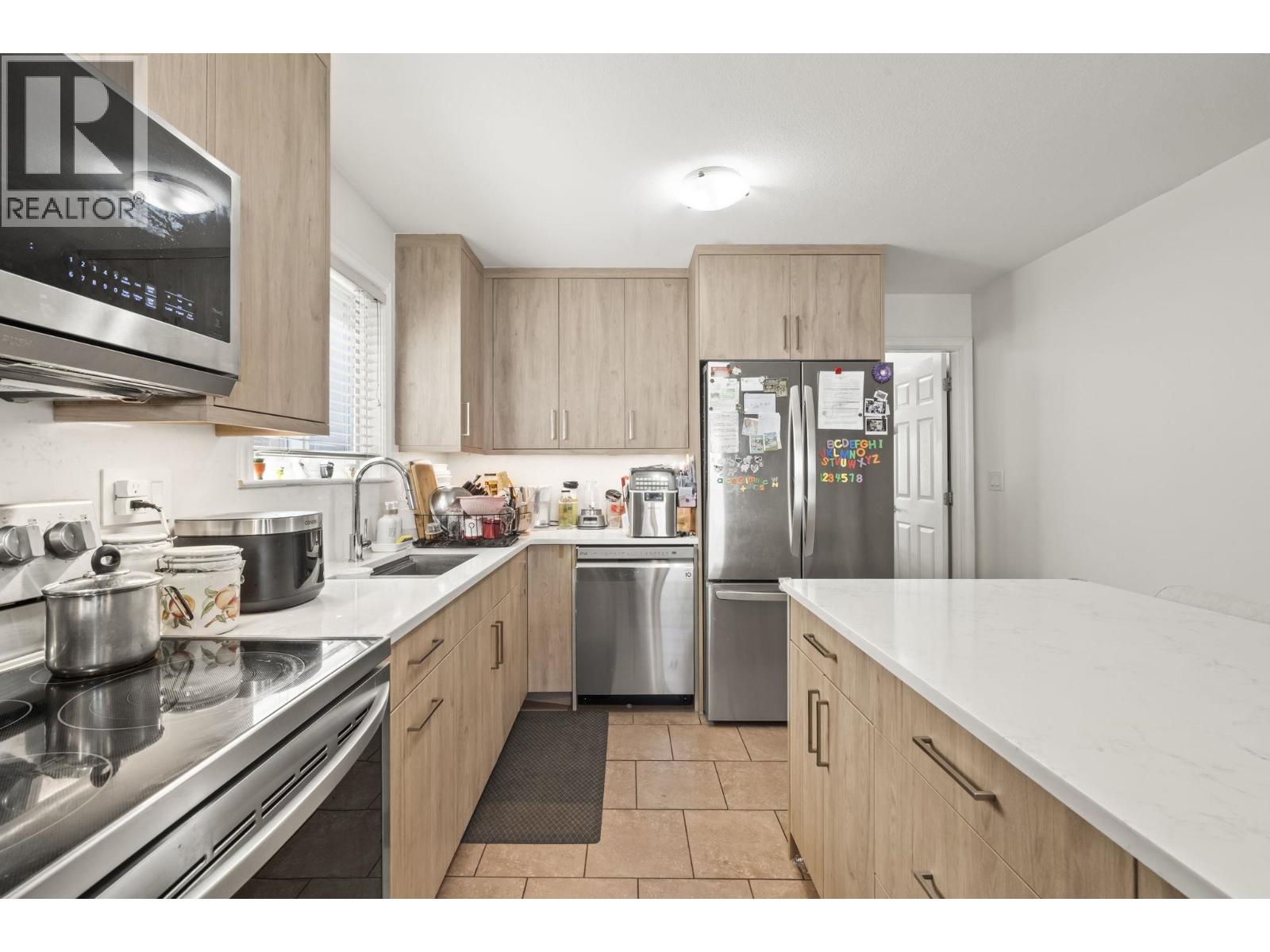 3541 Adanac Street, Vancouver, British Columbia  V5K 2P6 - Photo 5 - R3125293