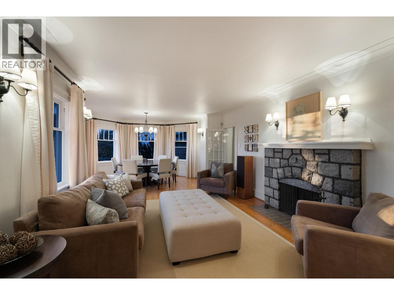 402 Brand Street, North Vancouver, British Columbia  V7N 1E9 - Photo 10 - R3125336