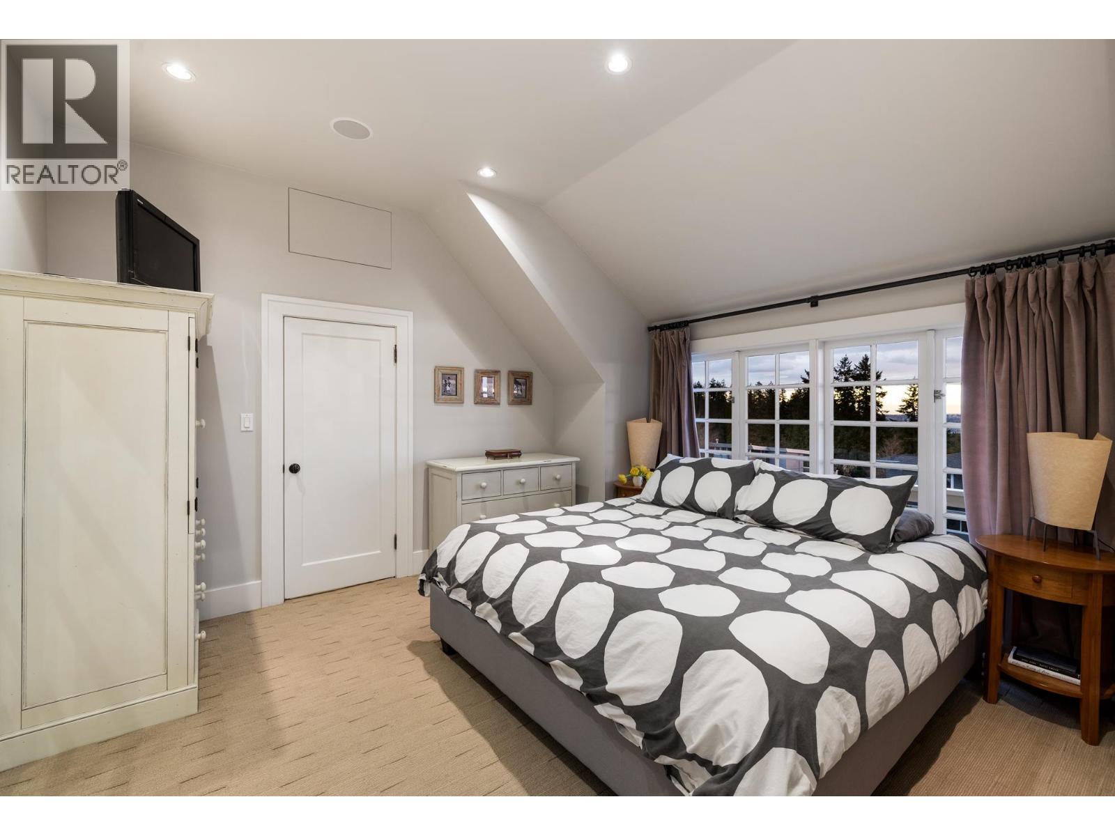 402 Brand Street, North Vancouver, British Columbia  V7N 1E9 - Photo 27 - R3125336