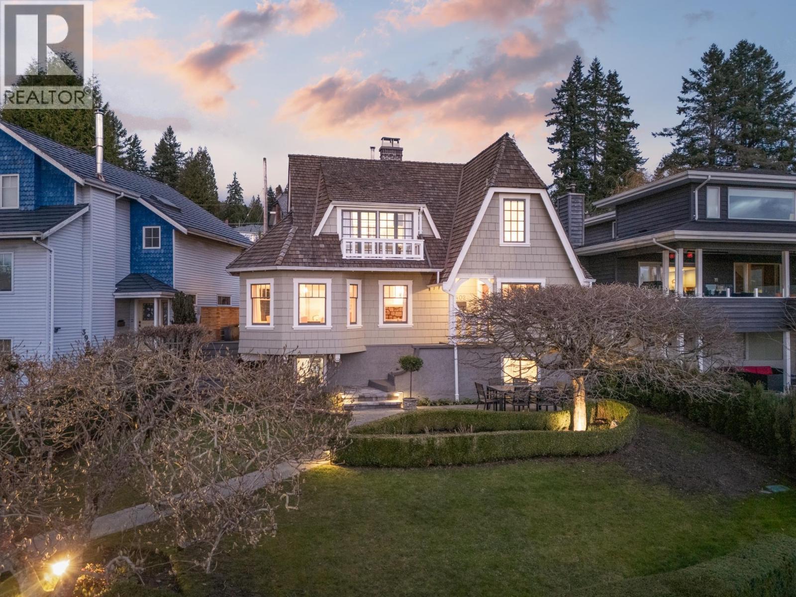 402 Brand Street, North Vancouver, British Columbia  V7N 1E9 - Photo 3 - R3125336