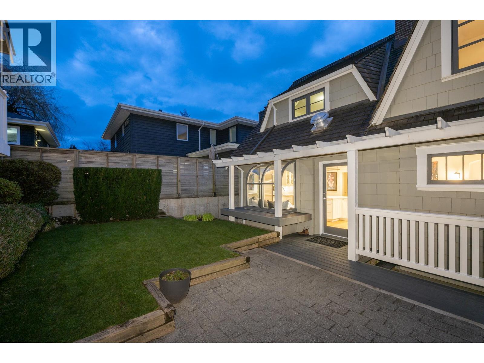 402 Brand Street, North Vancouver, British Columbia  V7N 1E9 - Photo 38 - R3125336