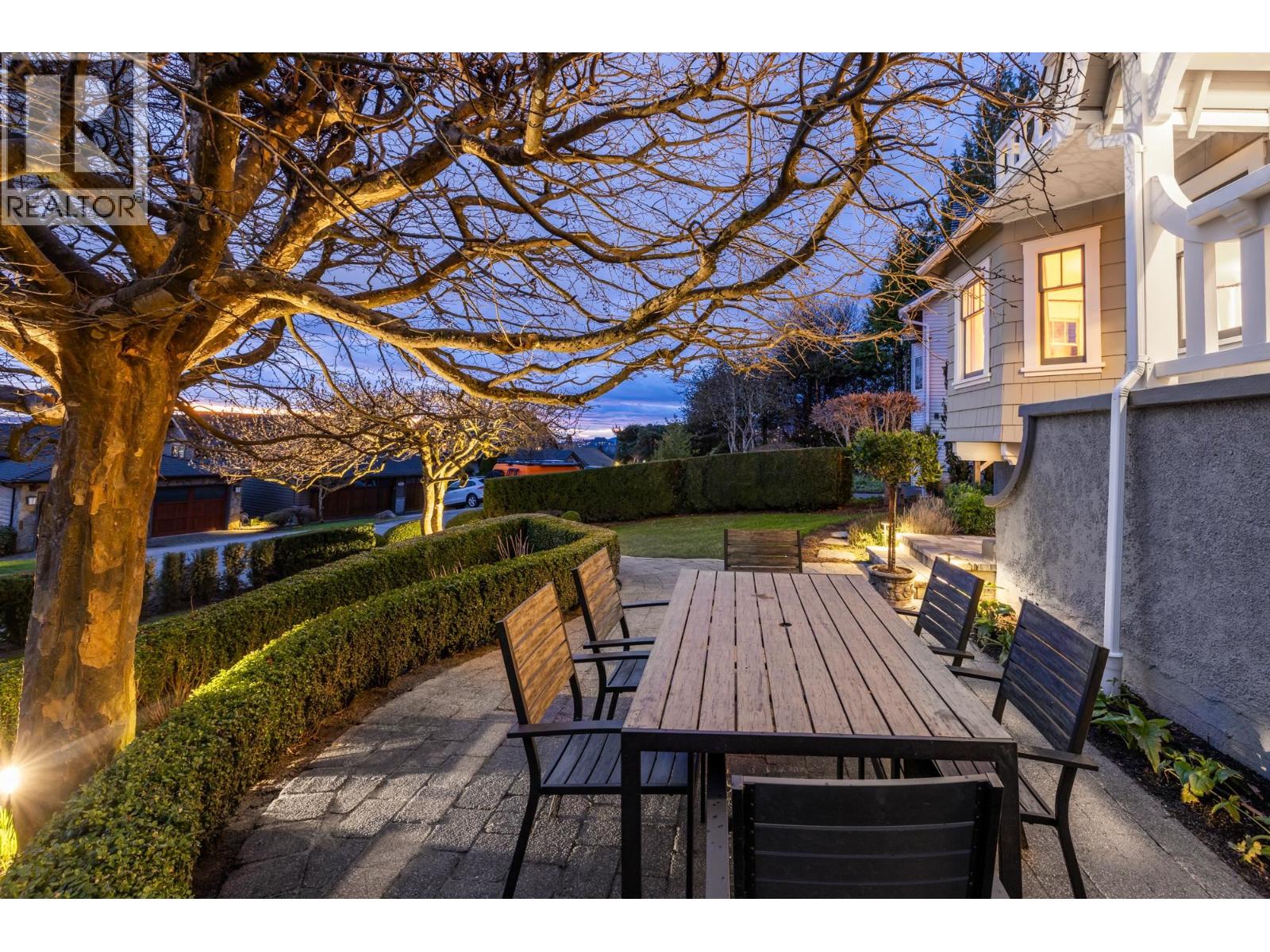402 Brand Street, North Vancouver, British Columbia  V7N 1E9 - Photo 6 - R3125336