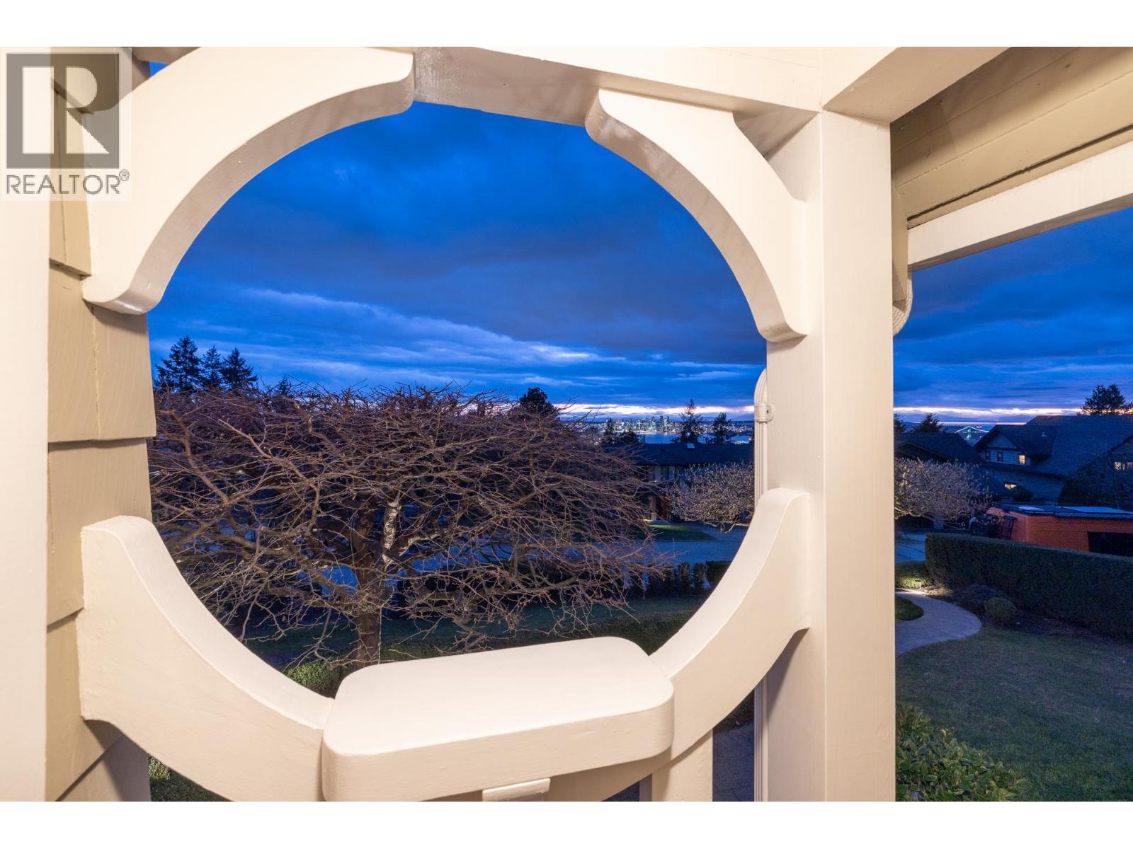 402 Brand Street, North Vancouver, British Columbia  V7N 1E9 - Photo 7 - R3125336