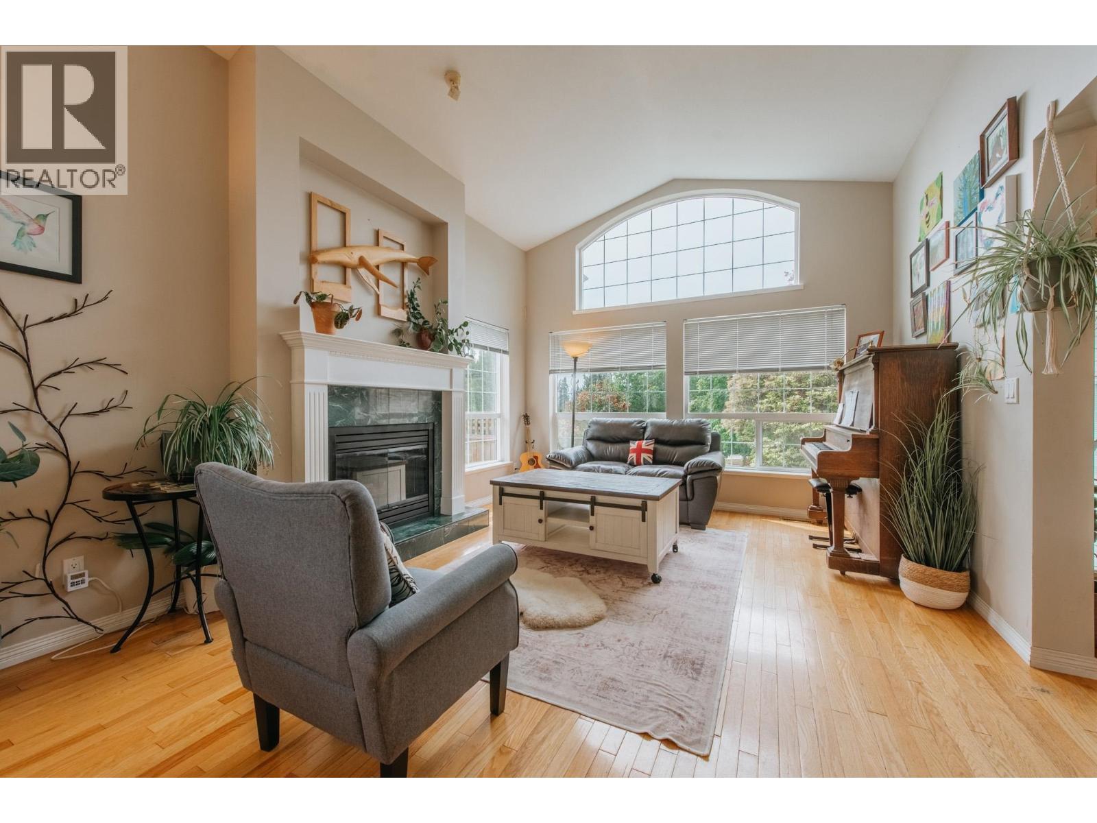 5656 Cook Place, Sechelt, British Columbia  V7Z 0M7 - Photo 11 - R3125355