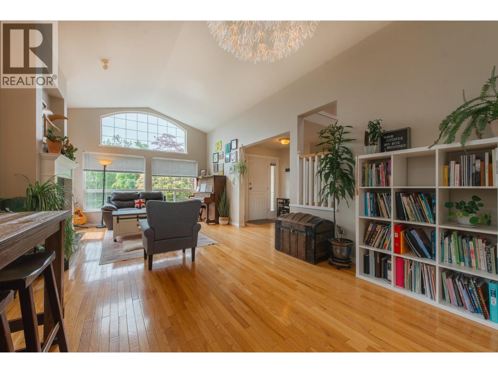 5656 Cook Place, Sechelt, British Columbia  V7Z 0M7 - Photo 12 - R3125355