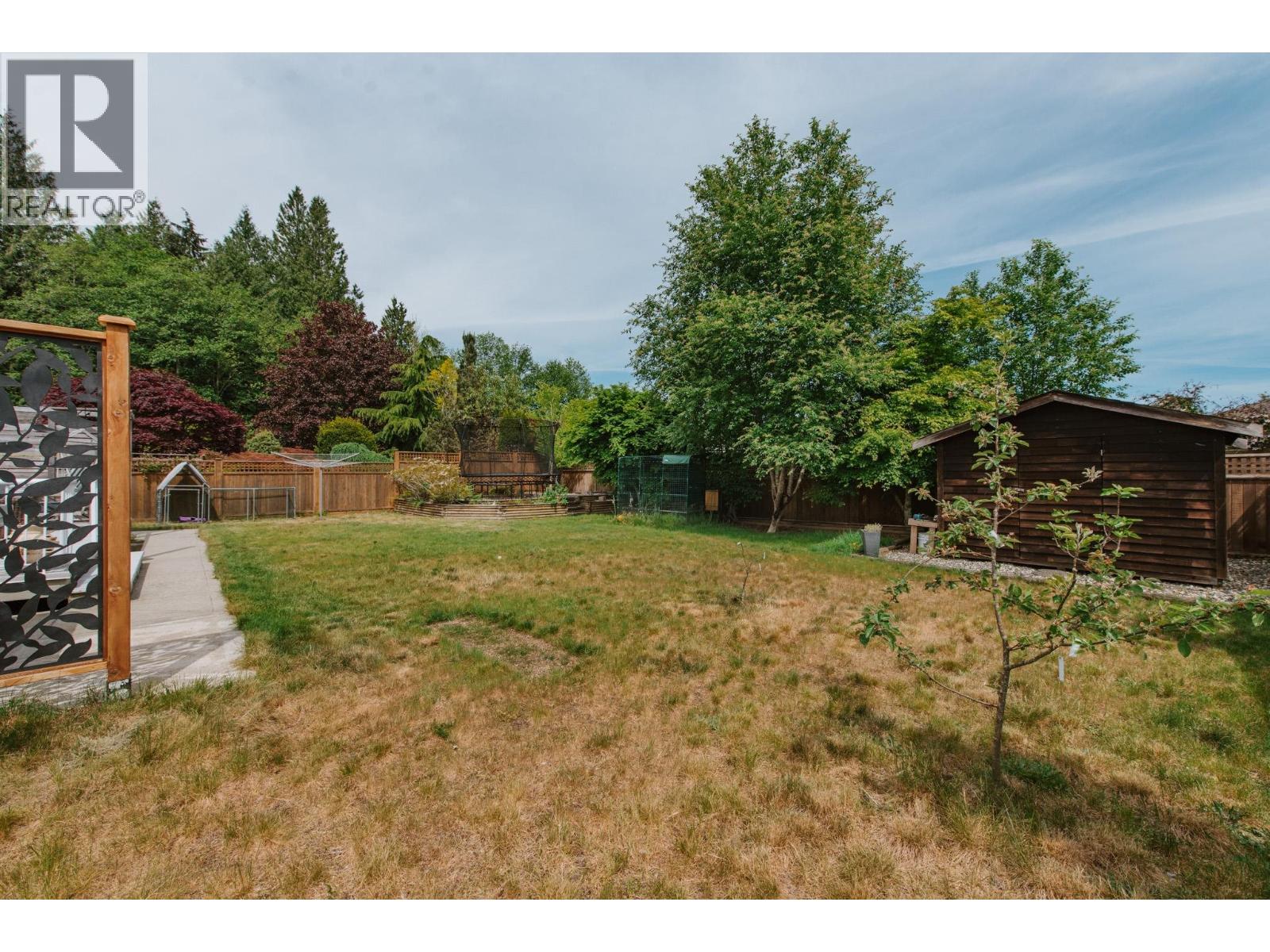 5656 Cook Place, Sechelt, British Columbia  V7Z 0M7 - Photo 31 - R3125355
