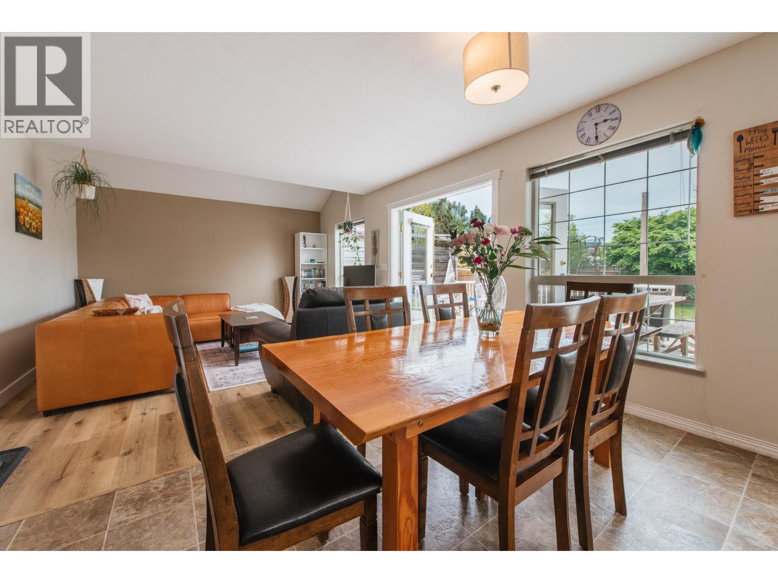5656 Cook Place, Sechelt, British Columbia  V7Z 0M7 - Photo 6 - R3125355