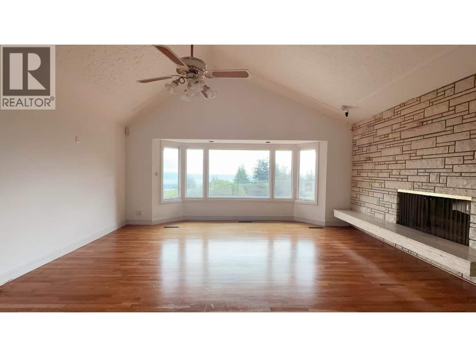 1105 EYREMOUNT DRIVE, West Vancouver, British Columbia