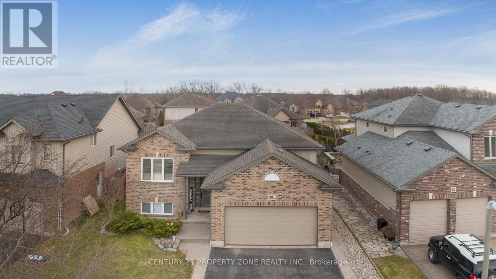 201 Gaiser Road, Welland, Ontario  L3C 0B6 - Photo 3 - X13145328