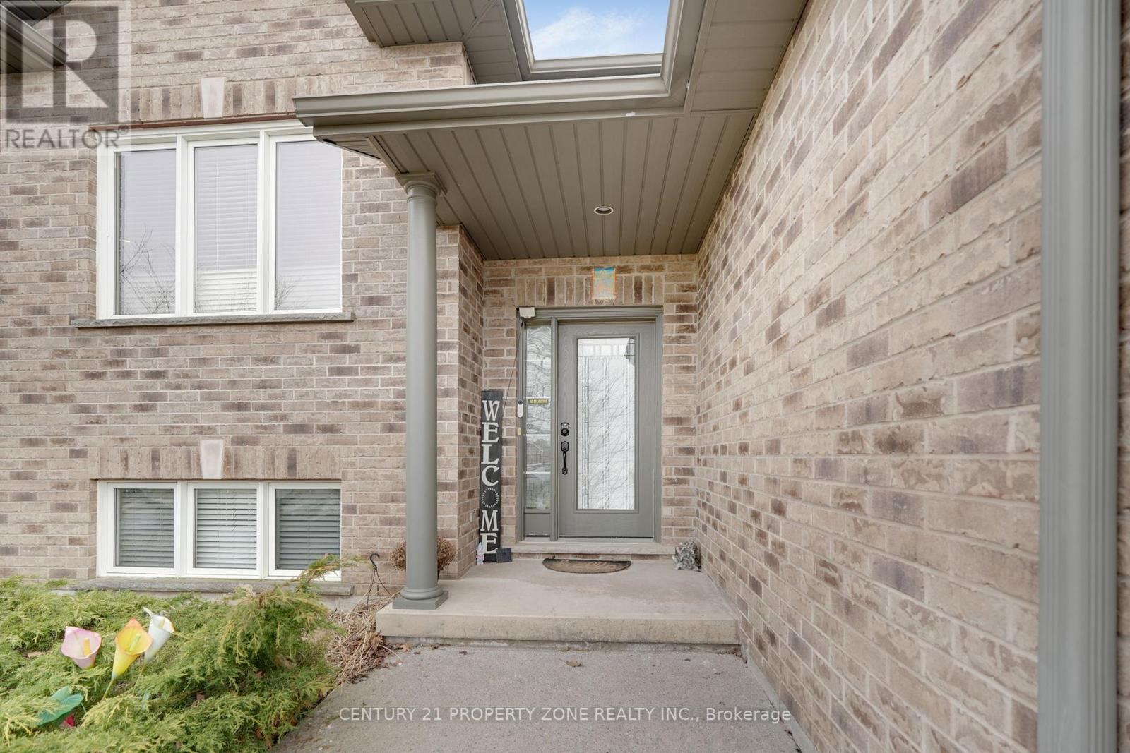 201 Gaiser Road, Welland, Ontario  L3C 0B6 - Photo 4 - X13145328