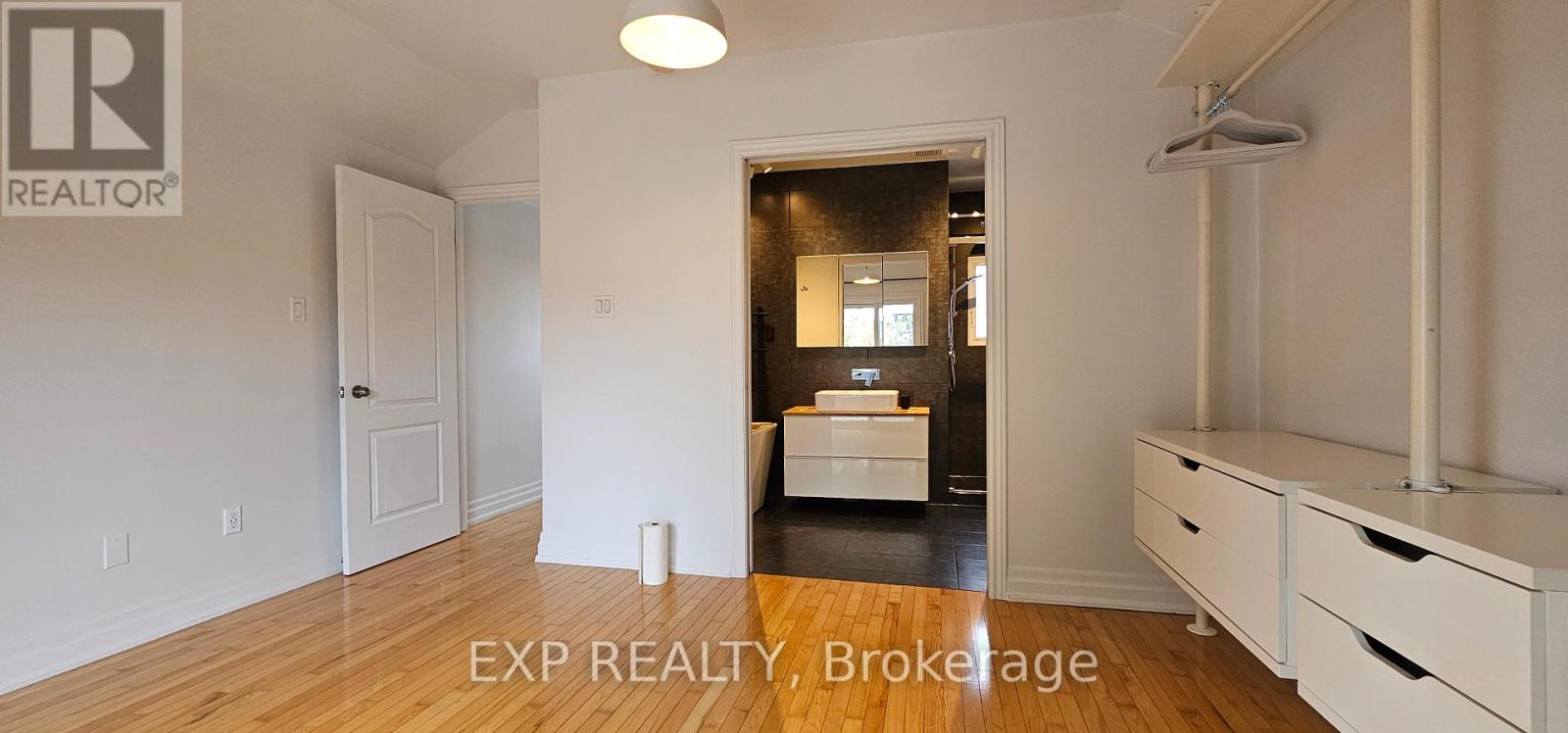 215a Chambers Avenue, Toronto, Ontario  M6M 3L4 - Photo 15 - W13146832