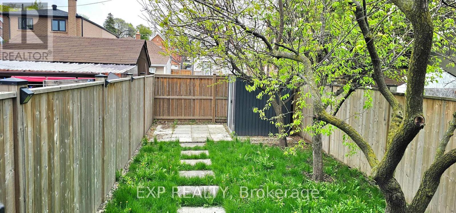 215a Chambers Avenue, Toronto, Ontario  M6M 3L4 - Photo 24 - W13146832