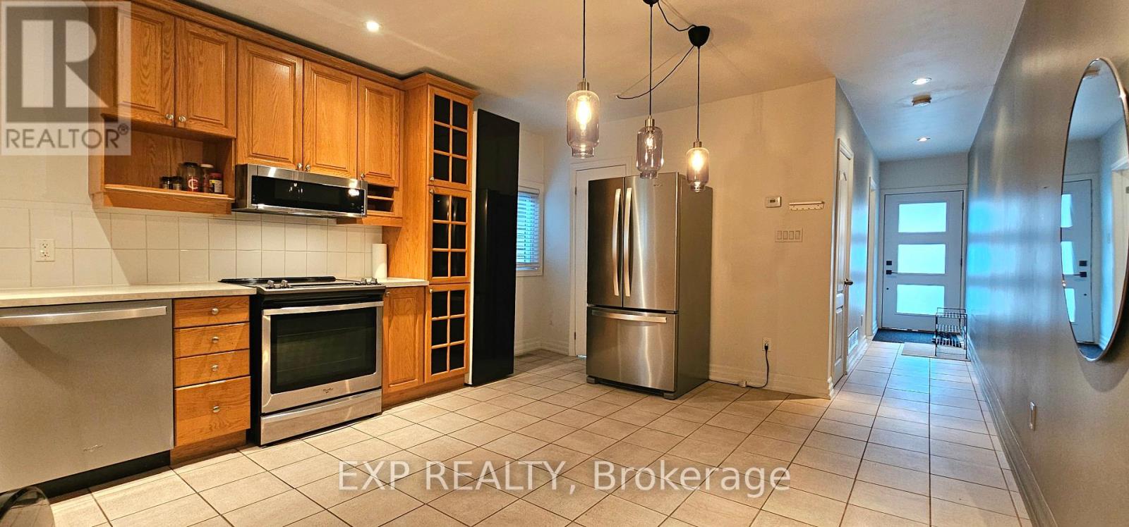 215a Chambers Avenue, Toronto, Ontario  M6M 3L4 - Photo 5 - W13146832