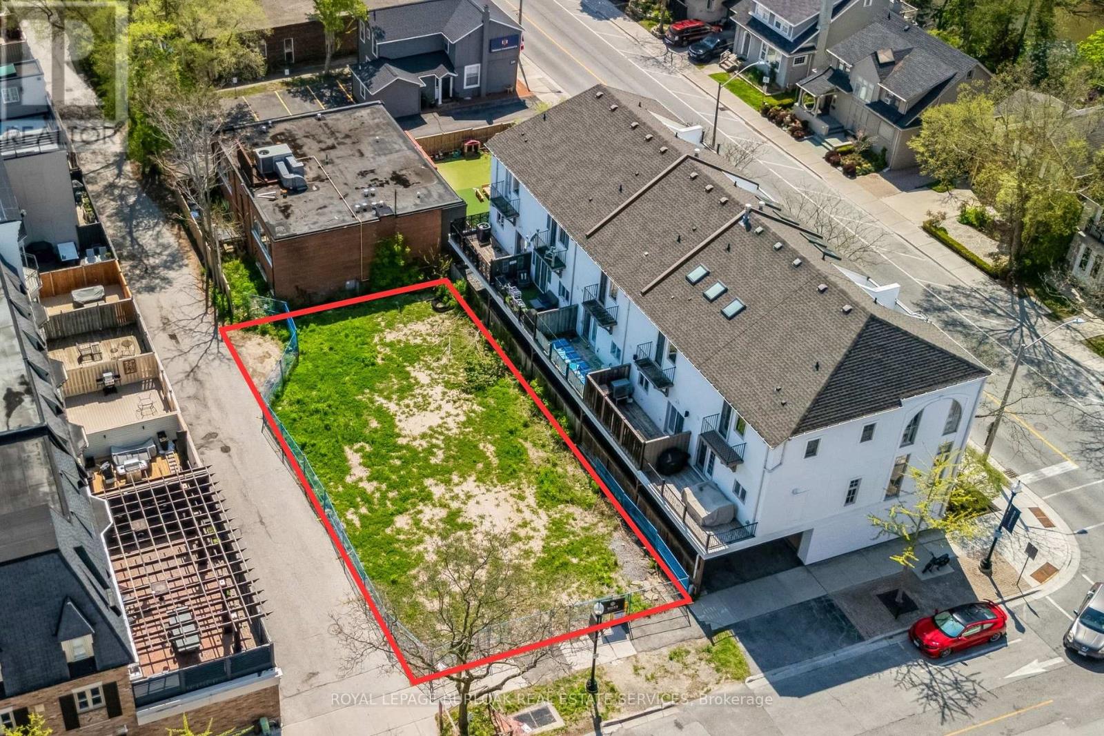 132 Dunn Street, Oakville, Ontario L6J 3E2 - Photo 3 - W13146842