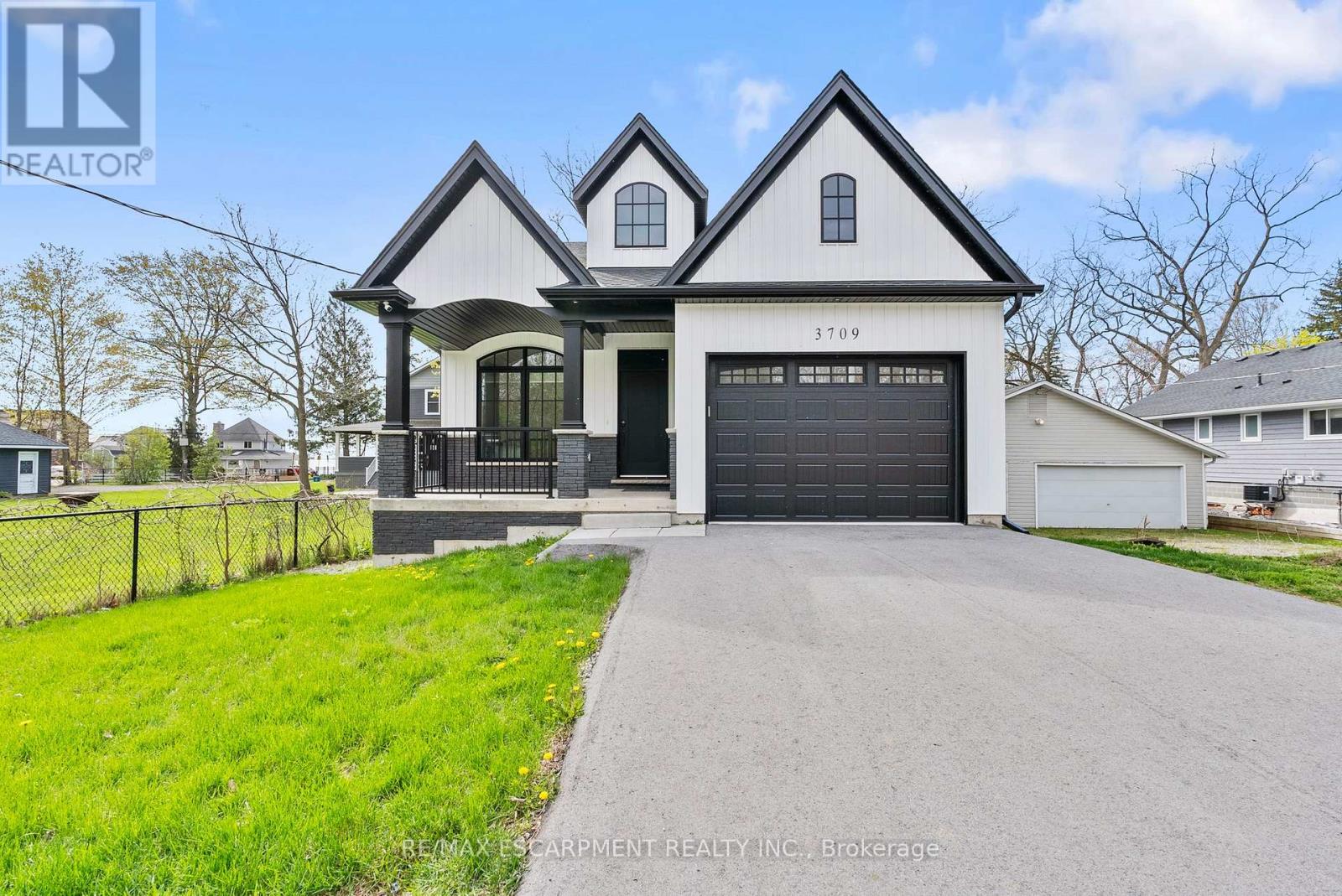 3709 Ryan Avenue, Fort Erie, Ontario  L0S 1B0 - Photo 2 - X13146834