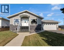 212 3 Street N, Vulcan, Alberta
