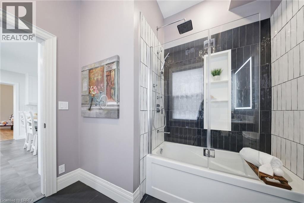 62 Walnut Street, Brantford, Ontario  N3T 1H2 - Photo 13 - 40828534