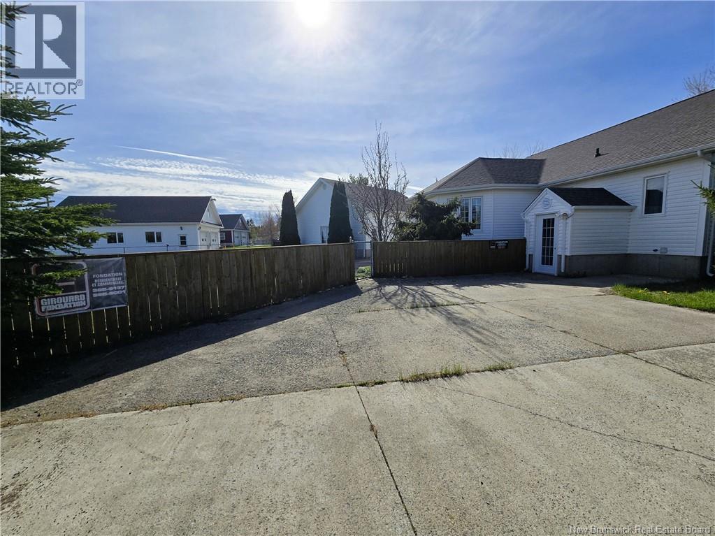 1044 Rue Louis G Daigle, Tracadie, New Brunswick  E1X 1C2 - Photo 46 - NB131964