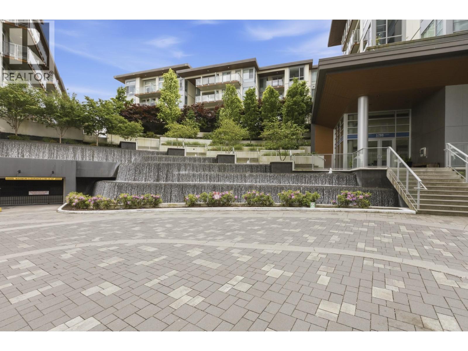 1209 1788 N Gilmore Avenue, Burnaby, British Columbia  V5C 0L5 - Photo 2 - R3125324