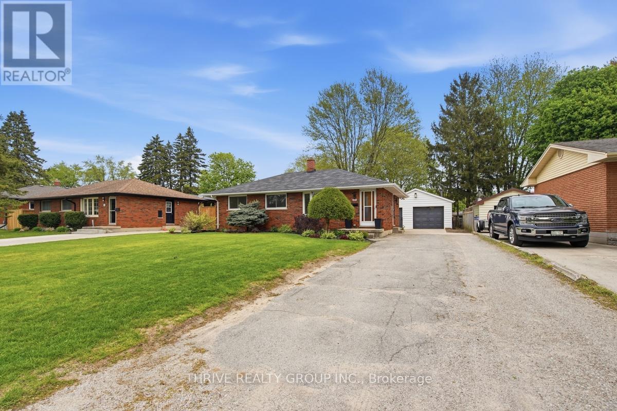 329 Strathroyal Avenue, Strathroy-Caradoc, Ontario  N7G 3G5 - Photo 2 - X13146940