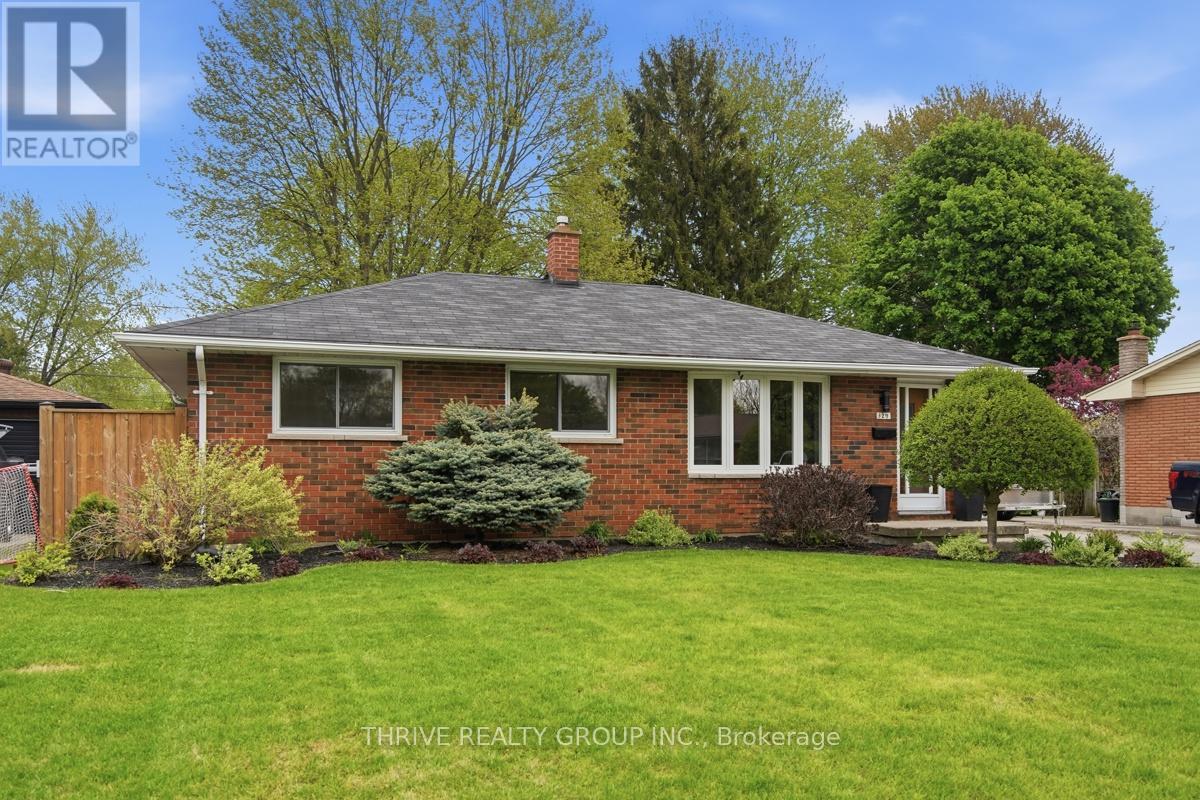 329 Strathroyal Avenue, Strathroy-Caradoc, Ontario  N7G 3G5 - Photo 3 - X13146940