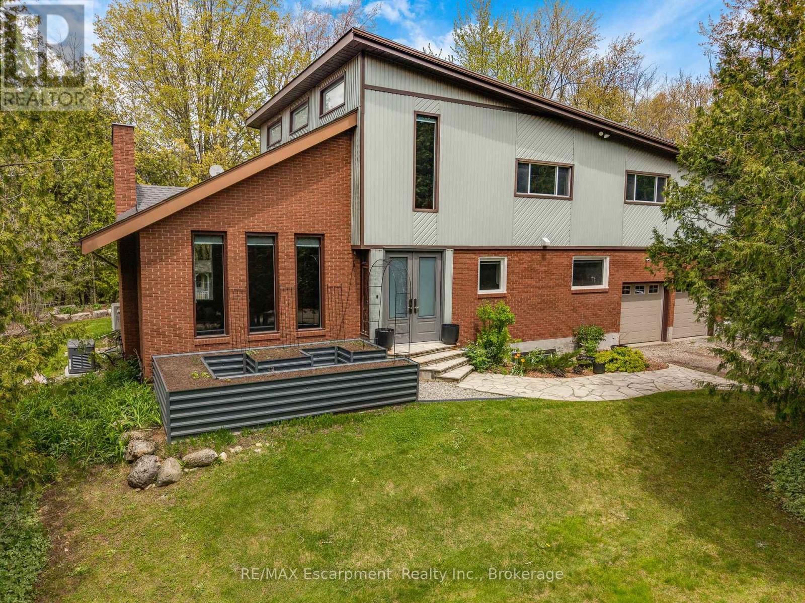 2092 Highway 6, Hamilton, Ontario  N0B 2J0 - Photo 1 - X13146860