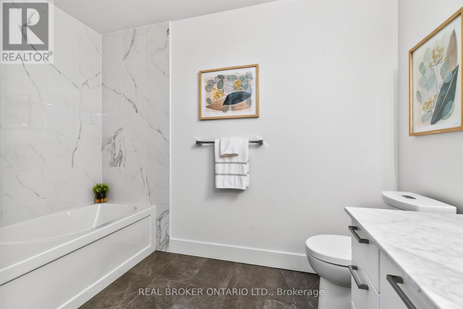 88 South Kingsway Way, Toronto, Ontario  M6S 3T3 - Photo 30 - W12677336