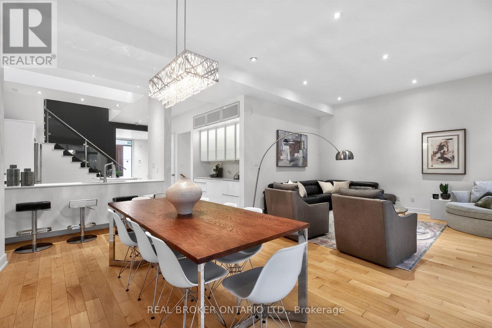 88 South Kingsway Way, Toronto, Ontario  M6S 3T3 - Photo 13 - W13031204