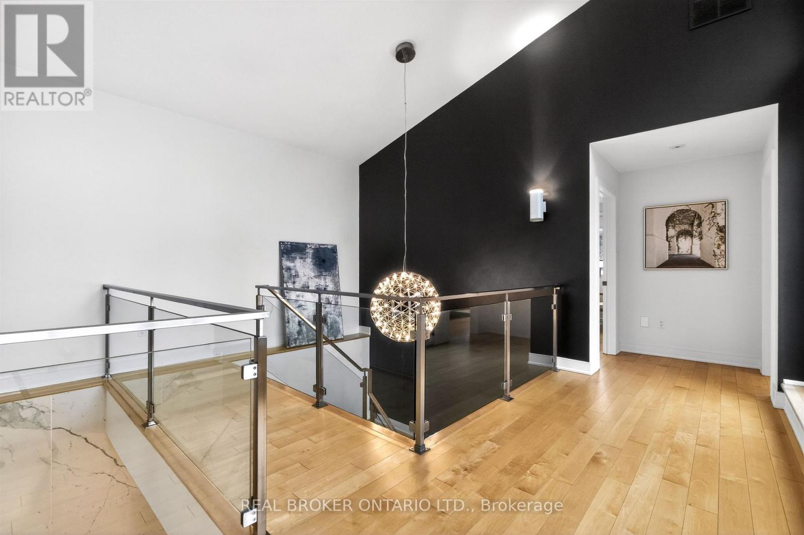 88 South Kingsway Way, Toronto, Ontario  M6S 3T3 - Photo 17 - W13031204