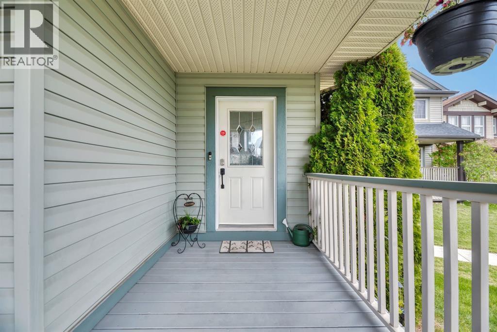 250 Prestwick Close SE, Calgary, Alberta  T2Z 4Y4 - Photo 2 - A2311753