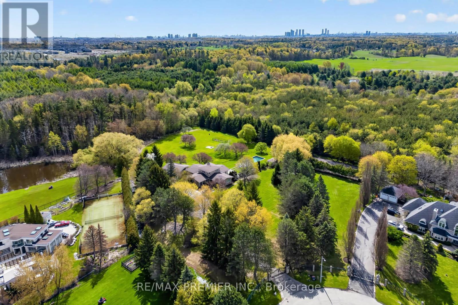 41 Green Valley Court, Vaughan, Ontario  L0J 1C0 - Photo 48 - N13146934