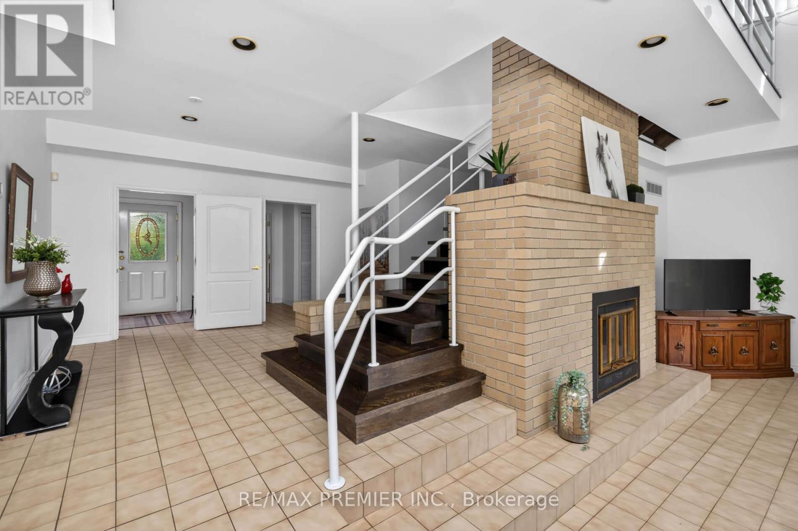 41 Green Valley Court, Vaughan, Ontario  L0J 1C0 - Photo 6 - N13146934