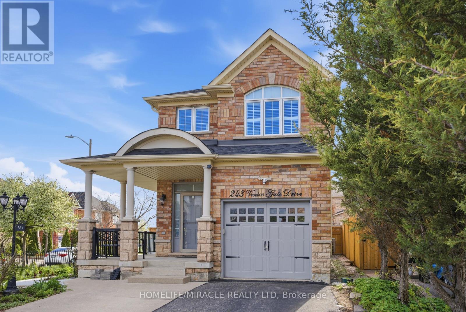 243 Venice Gate Drive, Vaughan, Ontario L4H 0G1 - Photo 2 - N13146944