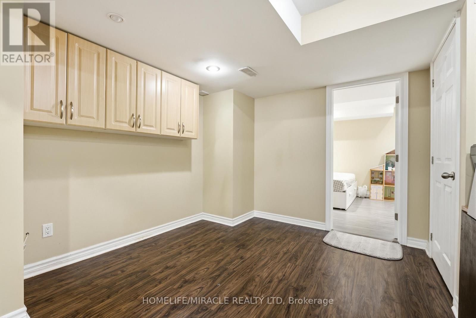 243 Venice Gate Drive, Vaughan, Ontario L4H 0G1 - Photo 35 - N13146944