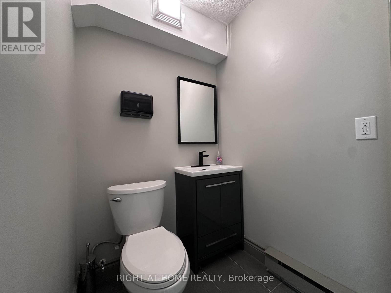 4 - 1228 Gorham Street, Newmarket, Ontario L3Y 8Z1 - Photo 12 - N12798814