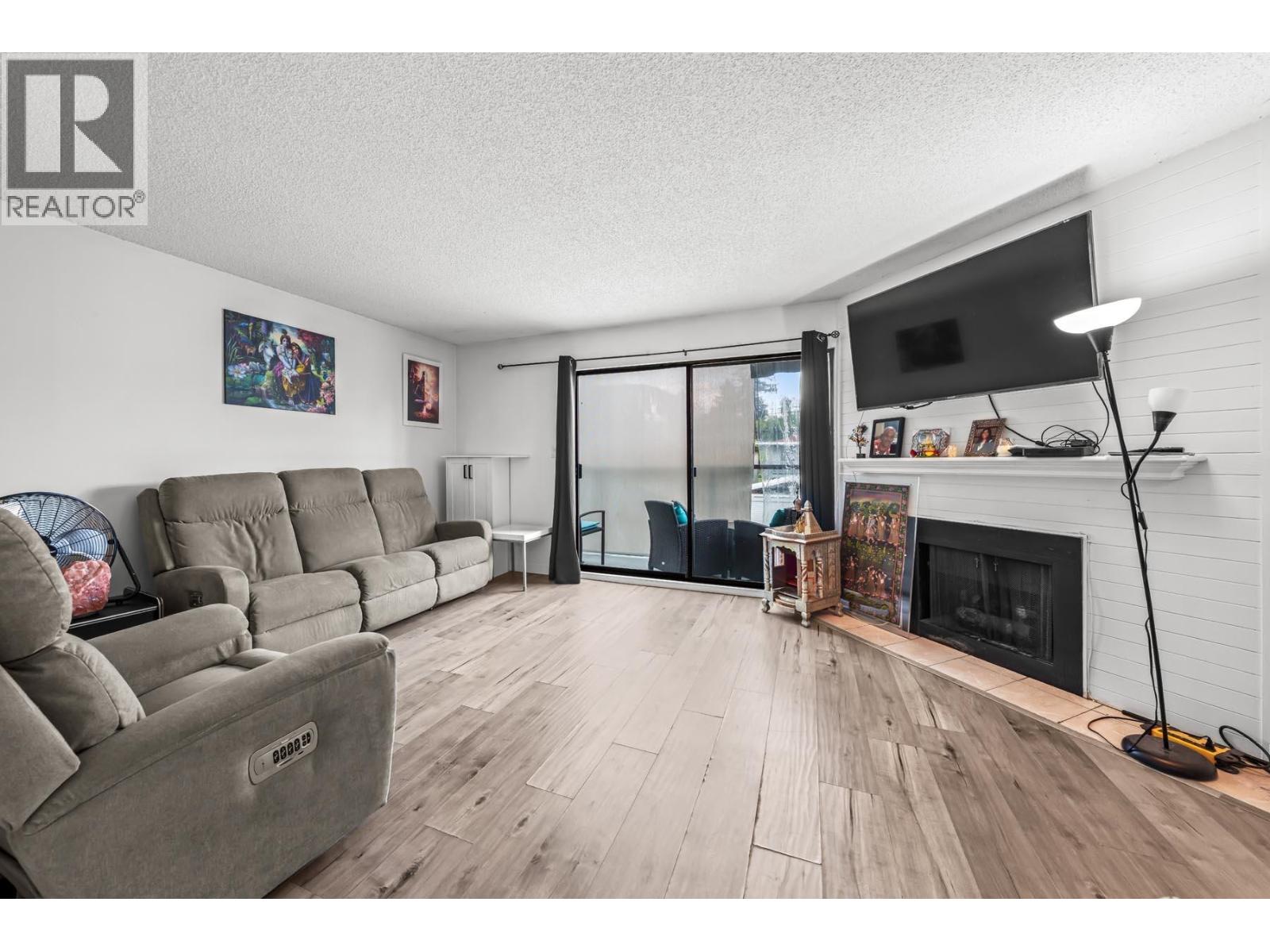 301 315 Tenth Street, New Westminster, British Columbia  V3M 3Y2 - Photo 4 - R3125389
