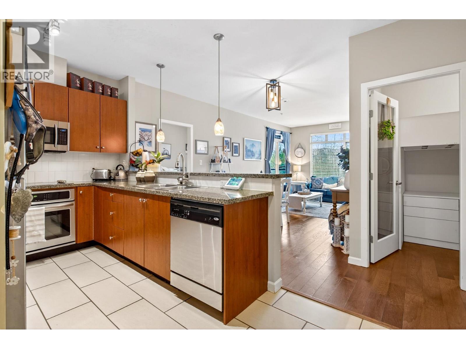 302 100 Capilano Road, Port Moody, British Columbia  V3H 5M9 - Photo 4 - R3125410