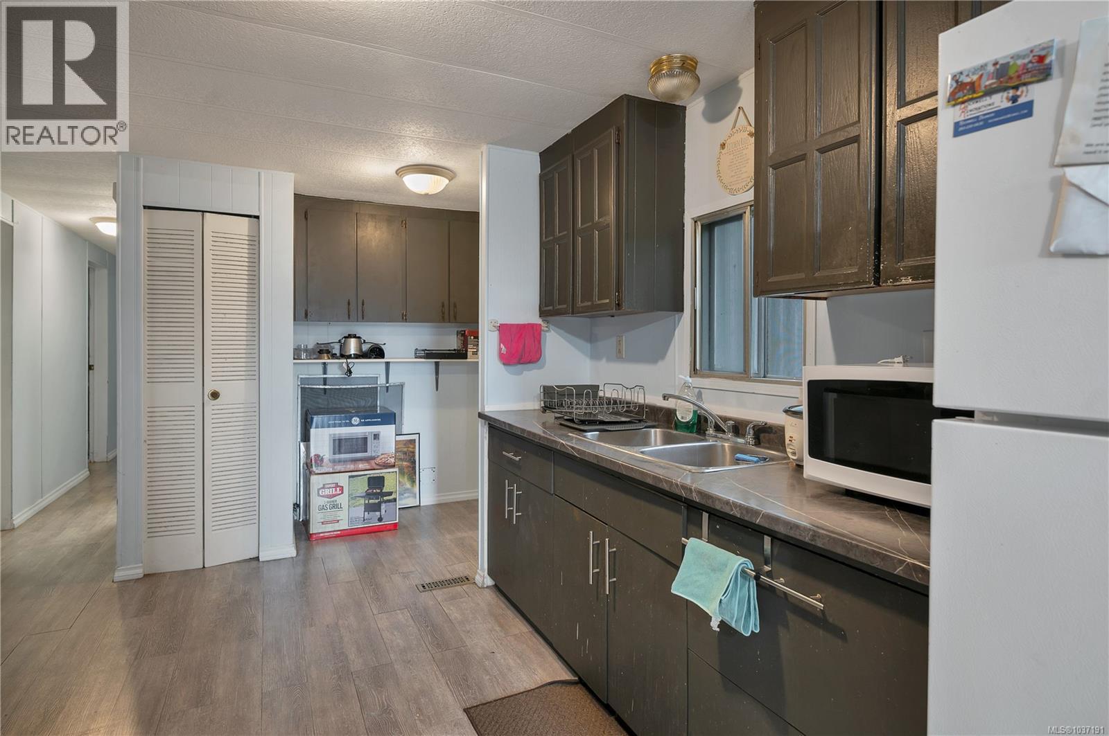 943 Hemlock St, Campbell River, British Columbia  V9W 3E5 - Photo 6 - 1037191