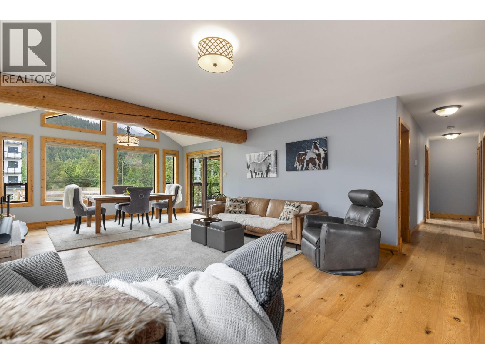 1482 Balsam Street, Pemberton, British Columbia  V0N 2L0 - Photo 2 - R3125367