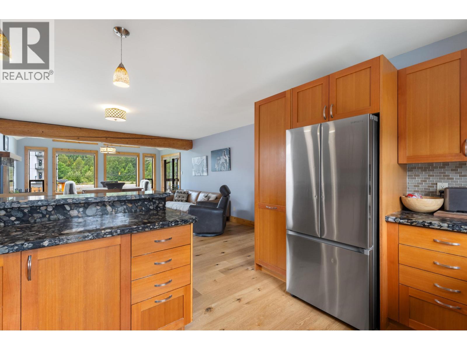 1482 Balsam Street, Pemberton, British Columbia  V0N 2L0 - Photo 5 - R3125367