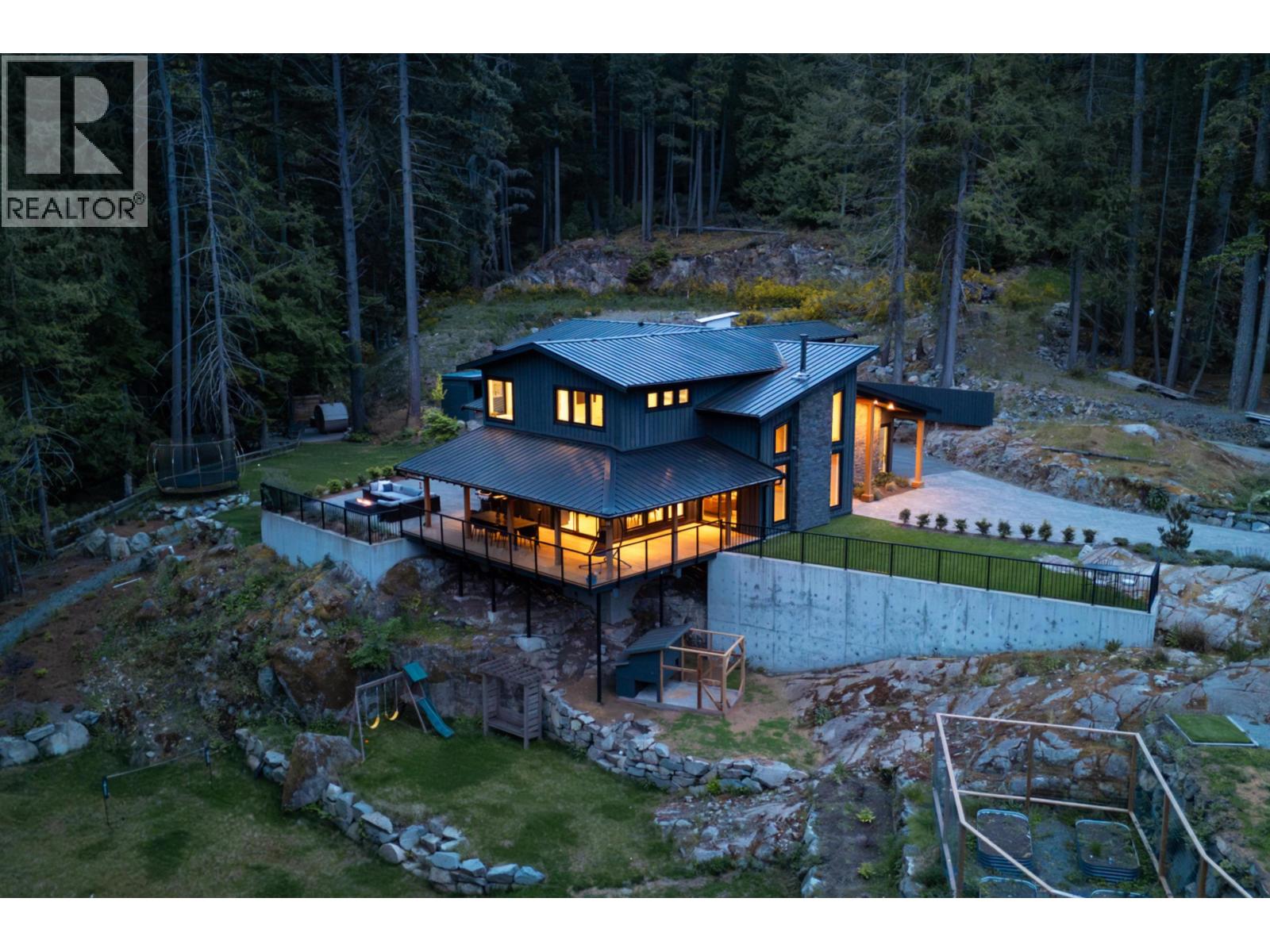 1604 Joan Audrey Lane, Bowen Island, British Columbia  V0N 1G2 - Photo 2 - R3125381