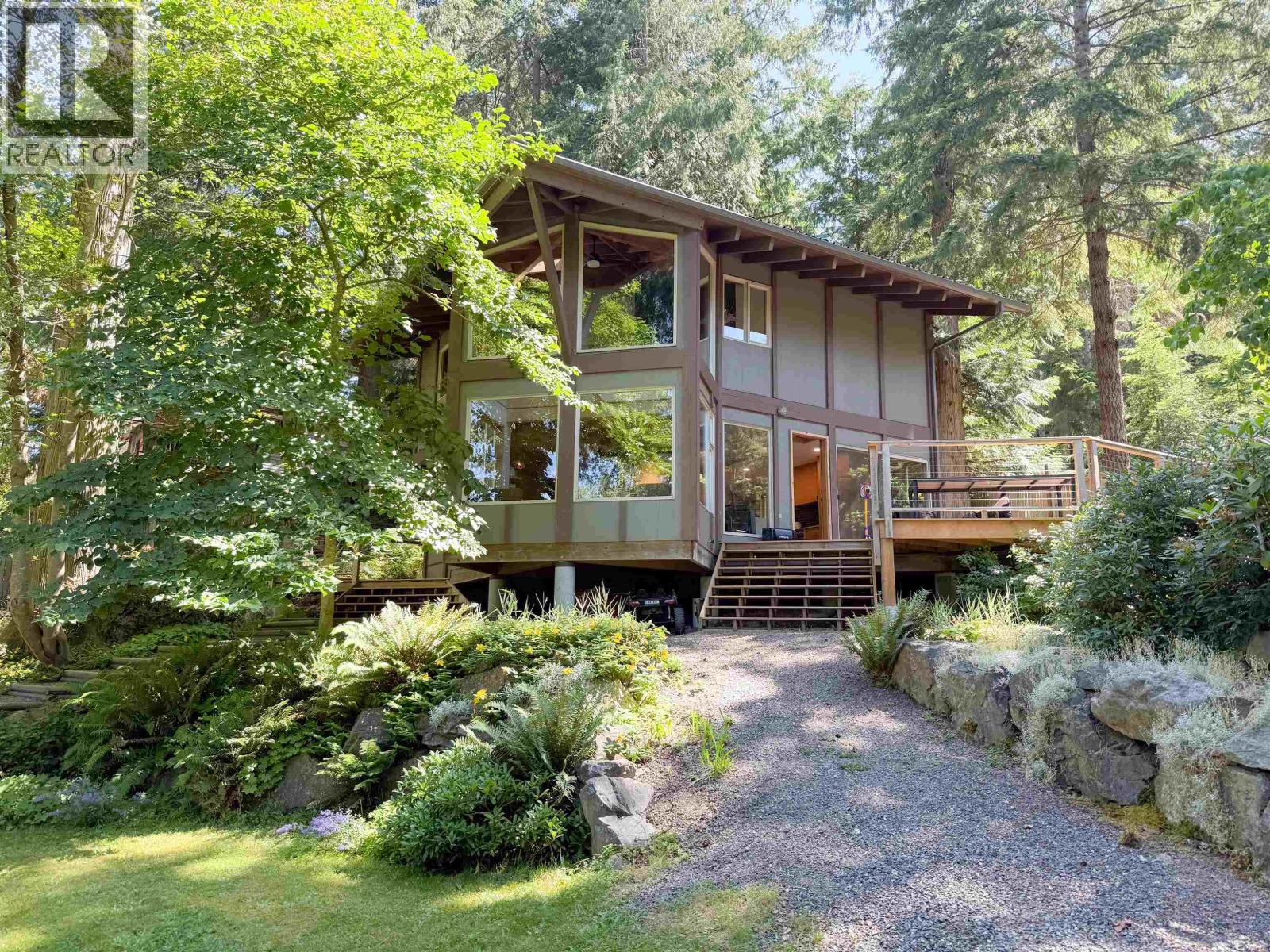 901 WINDJAMMER ROAD, Bowen Island, British Columbia