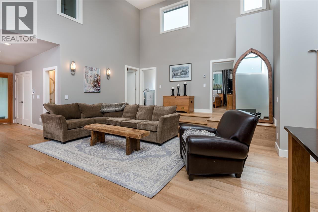 2388 Patricia Avenue, Port Coquitlam, British Columbia  V3B 2H3 - Photo 8 - R3125436